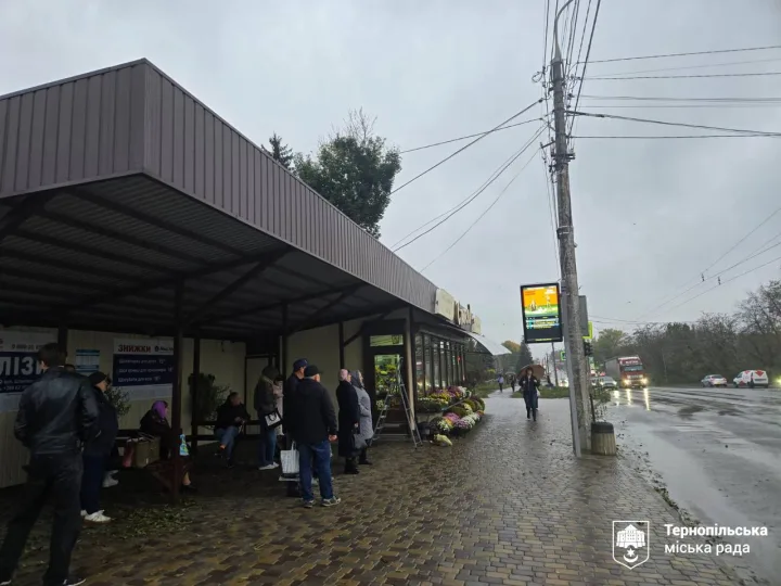 У Тернополі встановлюють електронні табло на зупинках громадського транспорту (Фото)