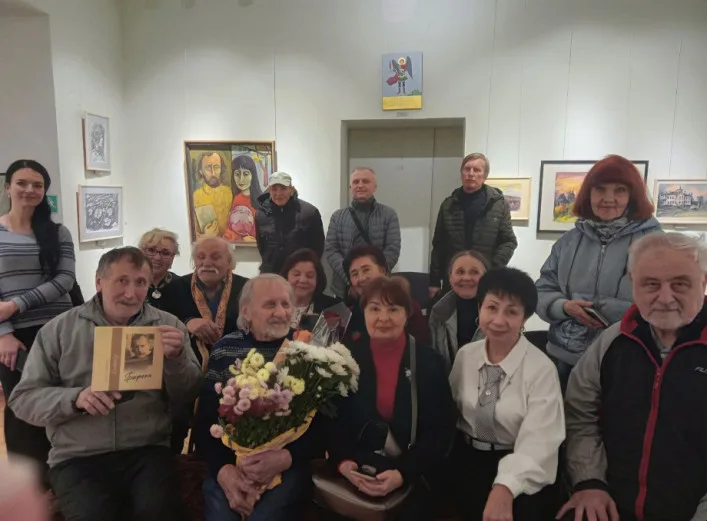 У Сумах презентували персональну виставку до 90-річчя художника Володимира Ратнера