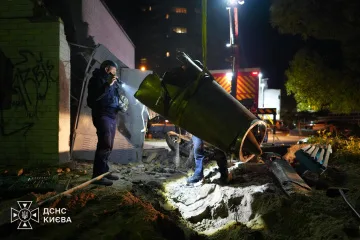 У Оболонському районі Києва вилучили серед будинків бойову частину балістичної ракети