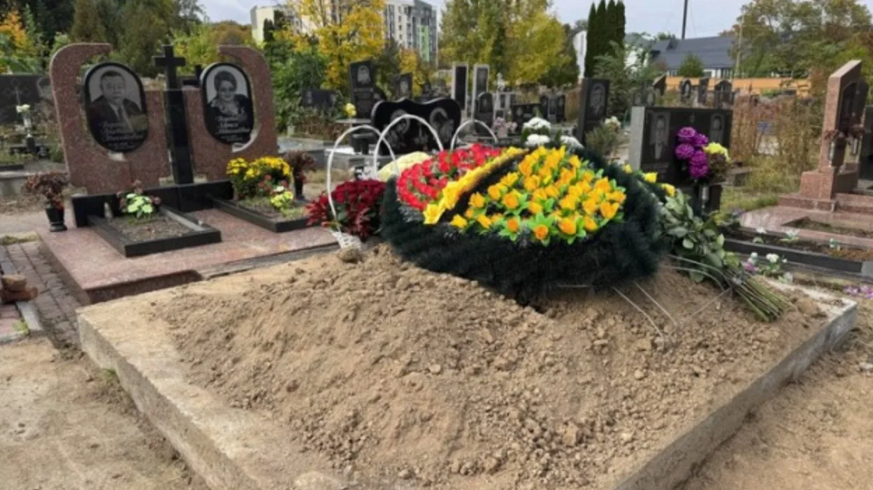 могила Кашпировского