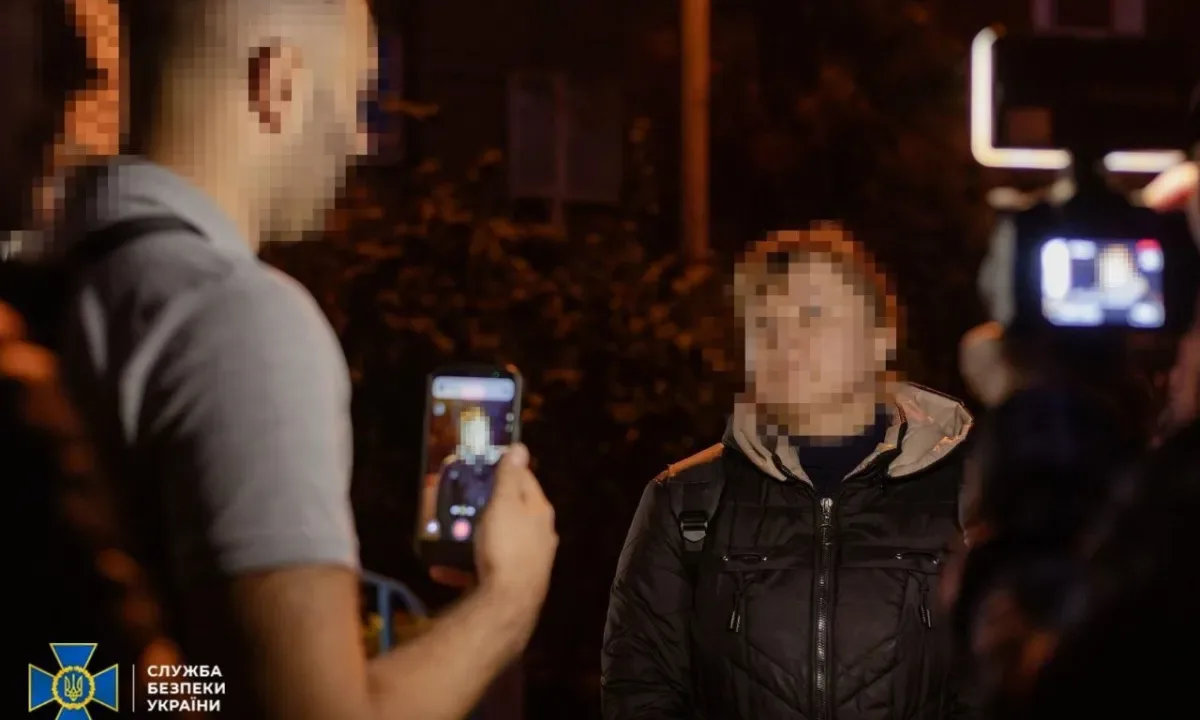 Снимала из автобуса и выложила в TikTok: доцента столичного университета поймали на сливе позиций ПВО