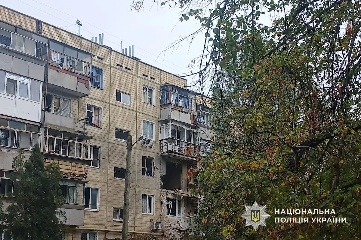 Двоє загиблих і шестеро поранених: поліція показала наслідки російських атак на Дніпропетровщині - 17.10.2026