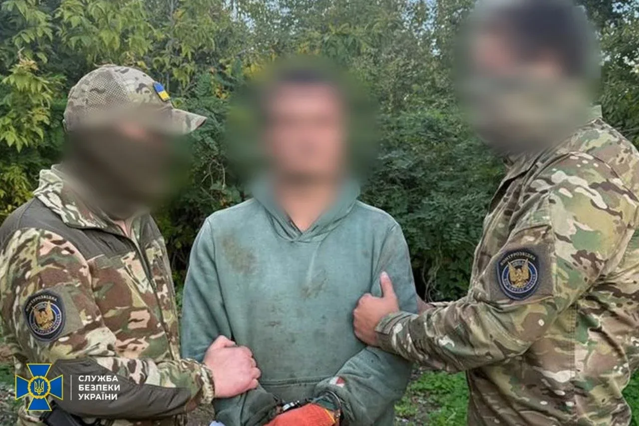 Бомба під виглядом акумулятора, вибухівка з неба: СБУ зірвала підготовку терактів у Харкові