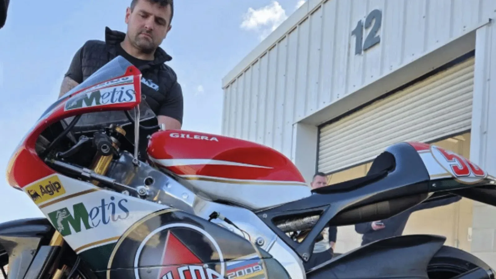 Майкл Данлоп натякнув на плани з унікальним Gilera 250 GP у кольорах Марко Сімончеллі