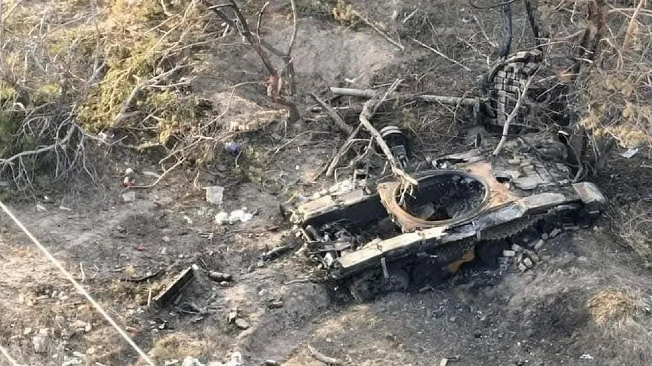 Втрати ворога на 16 жовтня: ЗСУ знищили 1790 окупантів та 6 літаків російський танк