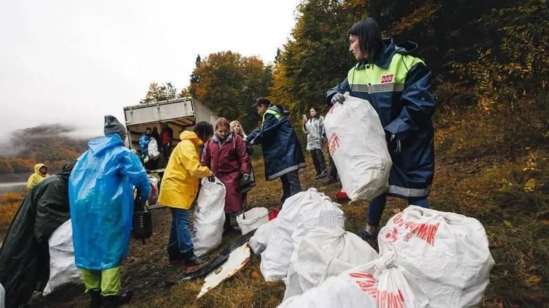 На березі Вільшанського водосховища волонтери зібрали понад 1,3 тонни відходів