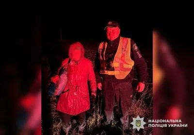 Пішла до доньки і заблукала: поліція Полтавщини розшукала жінку