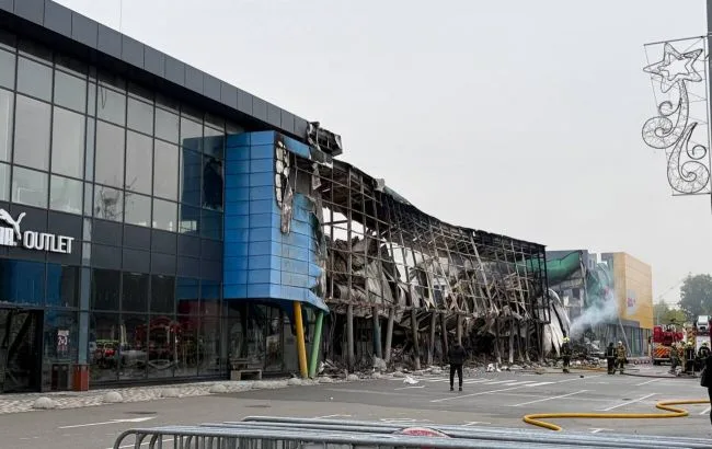 Який вигляд мають Retail Park, "Епіцентр" та "Ашан" на Почайній в Києві після атаки: фото, відео