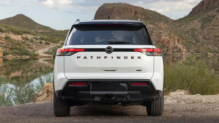 Автомобиль Nissan Pathfinder Special Edition 2027 года