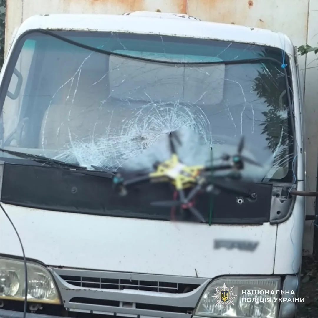 Поліція показала наслідки атак на Дніпропетровщину: одна людина загинула, ще восьмеро постраждали - 06.10.2026