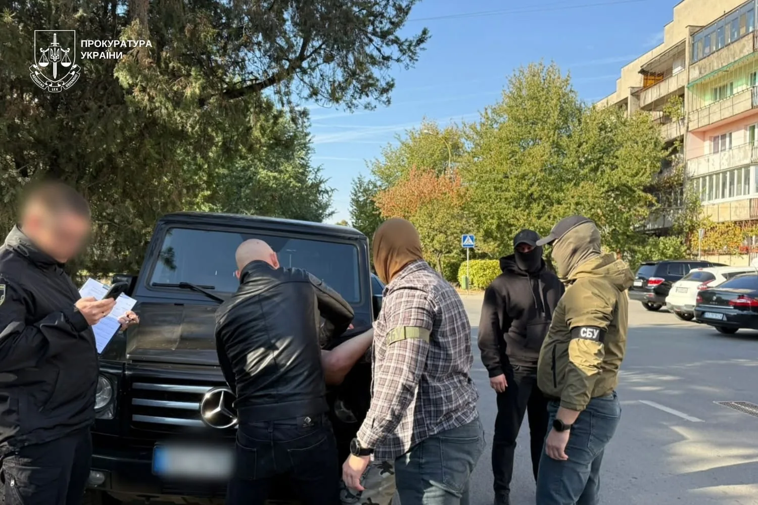 На Закарпатті затримали чоловіка, який вимагав у підприємця 40 тис. дол. США