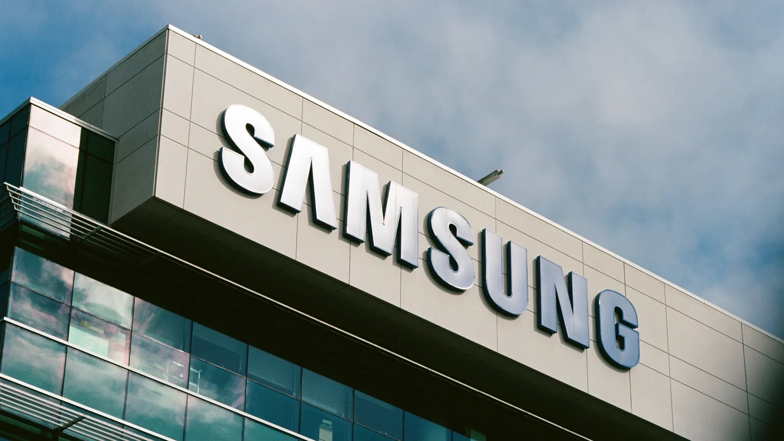 Samsung підвищила ціни на флагманські смартфони Galaxy S26