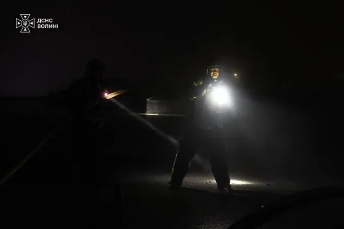 У Луцькому районі після російської атаки спалахнула пожежа на приватному підприємстві (фото)
