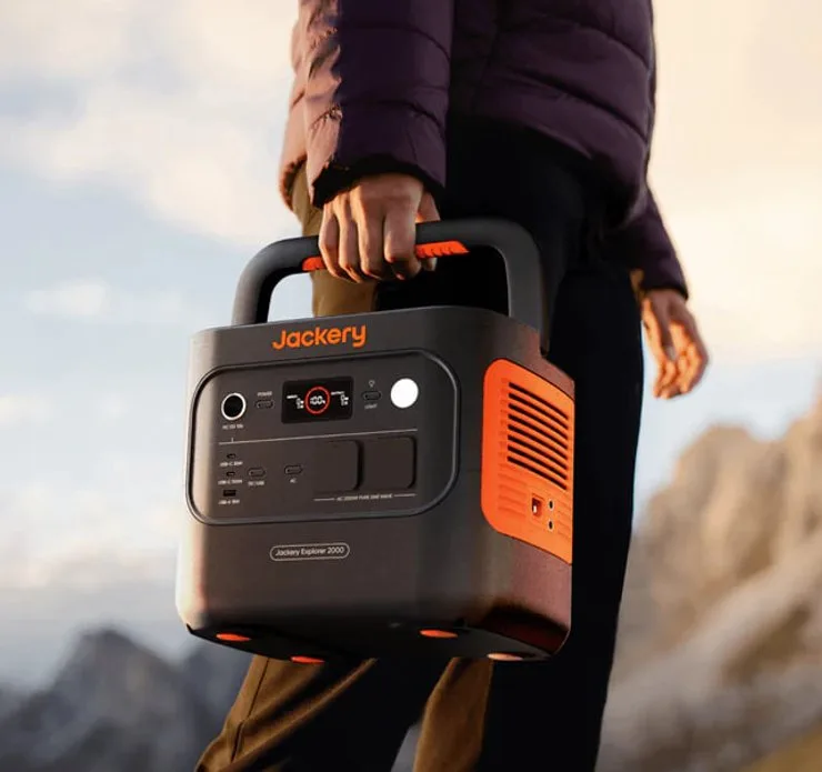 Портативная зарядная станция Jackery Explorer 2000 V2