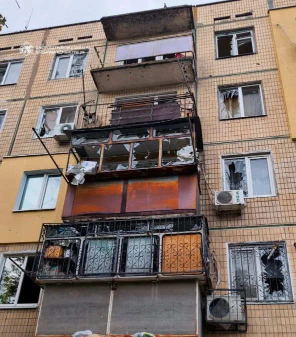 Двоє людей загинули, ще двоє дістали поранень: понад 40 разів ворог атакував чотири райони Дніпропетровщини - 08.10.2026 Двоє людей загинули, ще двоє дістали поранень: понад 40 разів ворог атакував чотири райони Дніпропетровщини - 08.10.2026