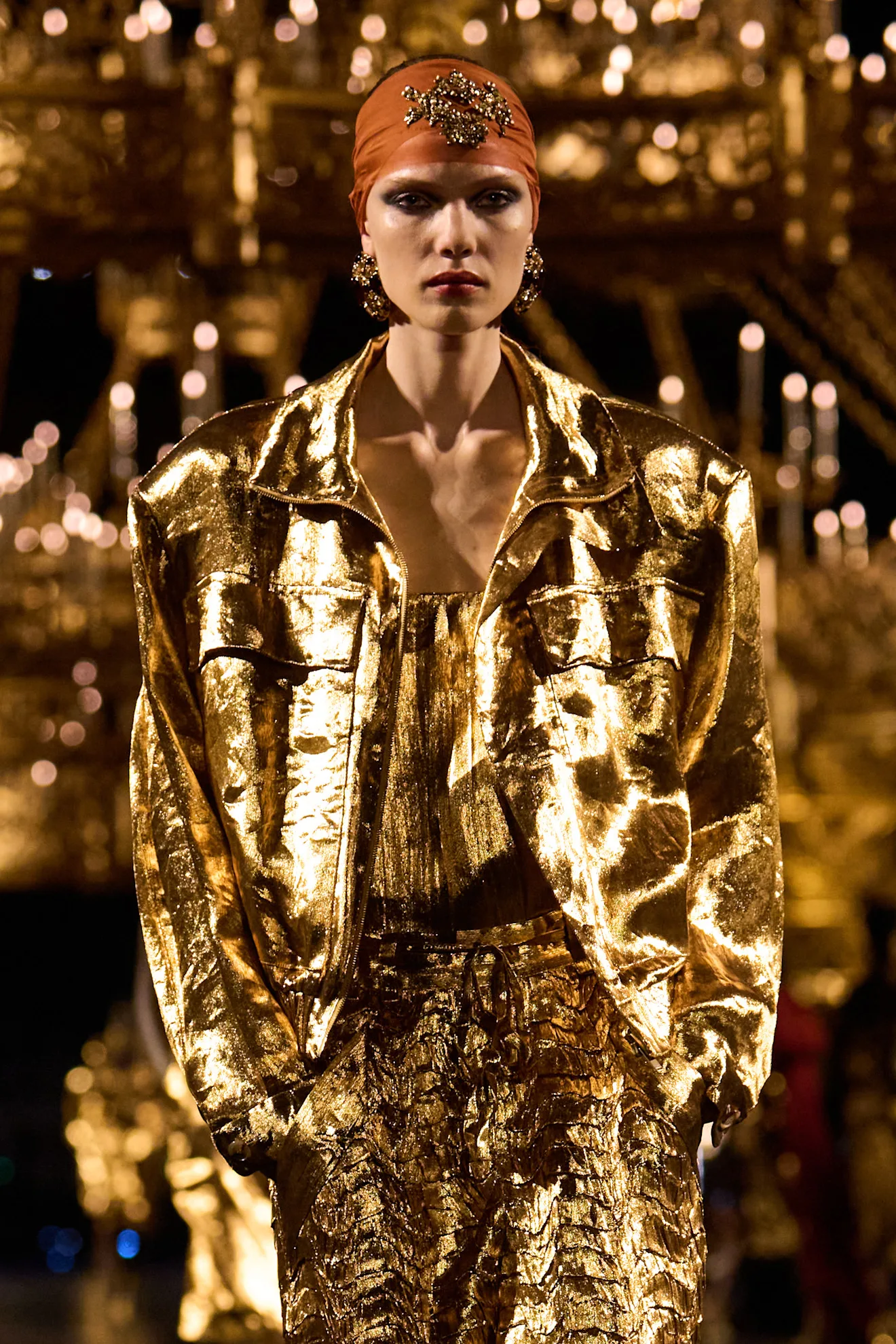 Золоте століття в інтерпретації Ентоні Ваккарелло: гіпнотичний показ Saint Laurent весна-літо 2027