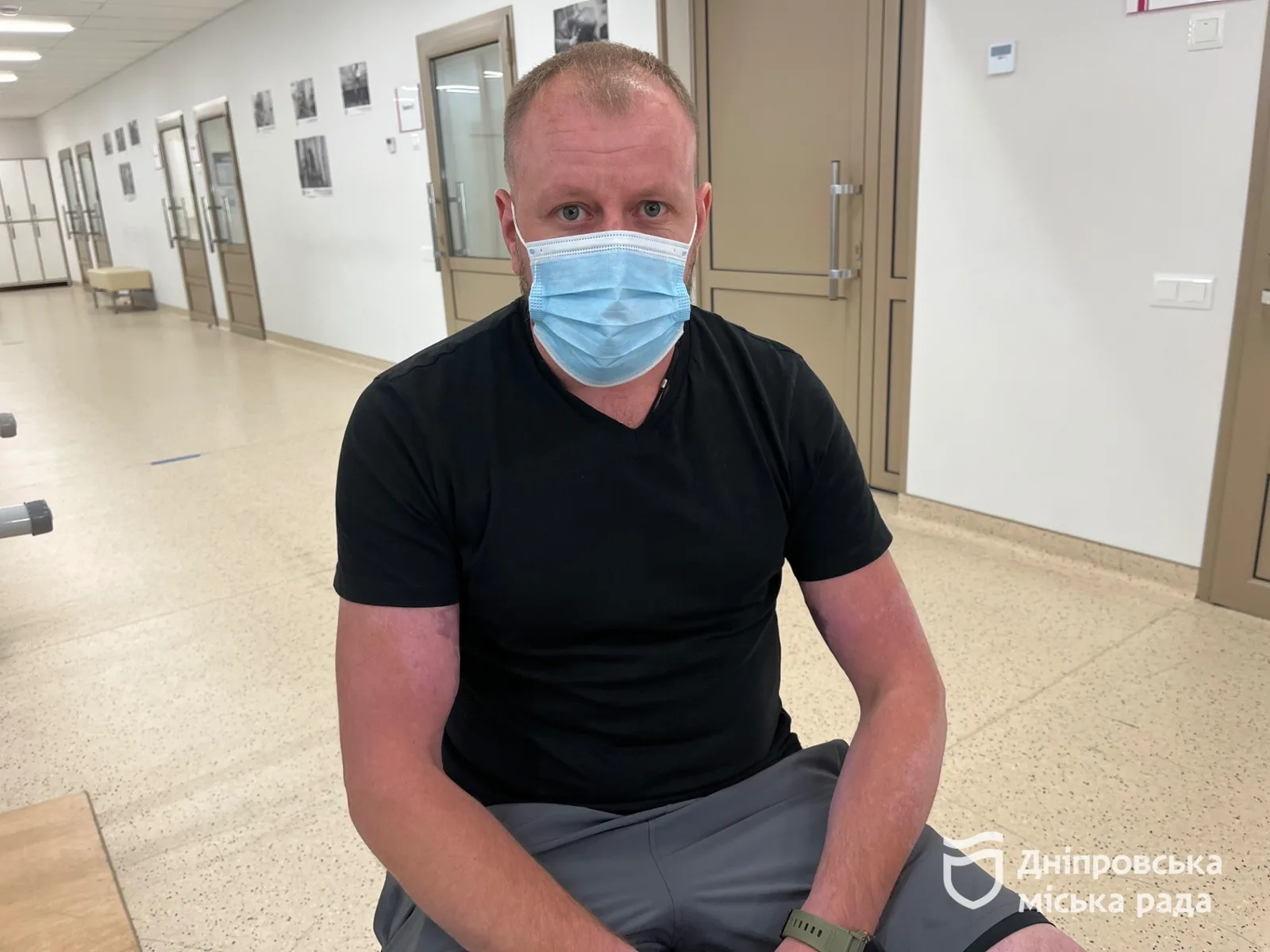 «На 39-й день я самостійно вийшов на прогулянку». Історія захисника, якого після опіків 50 % шкіри крок за кроком повертають до життя в реабілітаційному центрі Дніпра - 29.10.2026
