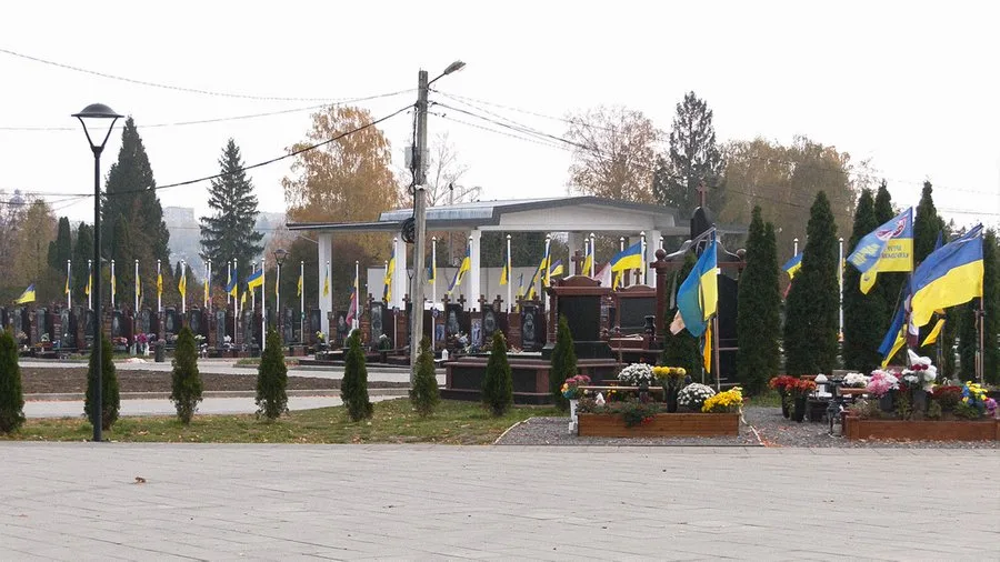 У Чернівцях із 26 жовтня розпочнуть поховання на кладовищі «Стара Жучка»