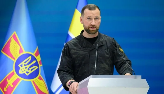 Хмара заявив, що Міноборони виступає за максимальне бронювання працівників ОПК