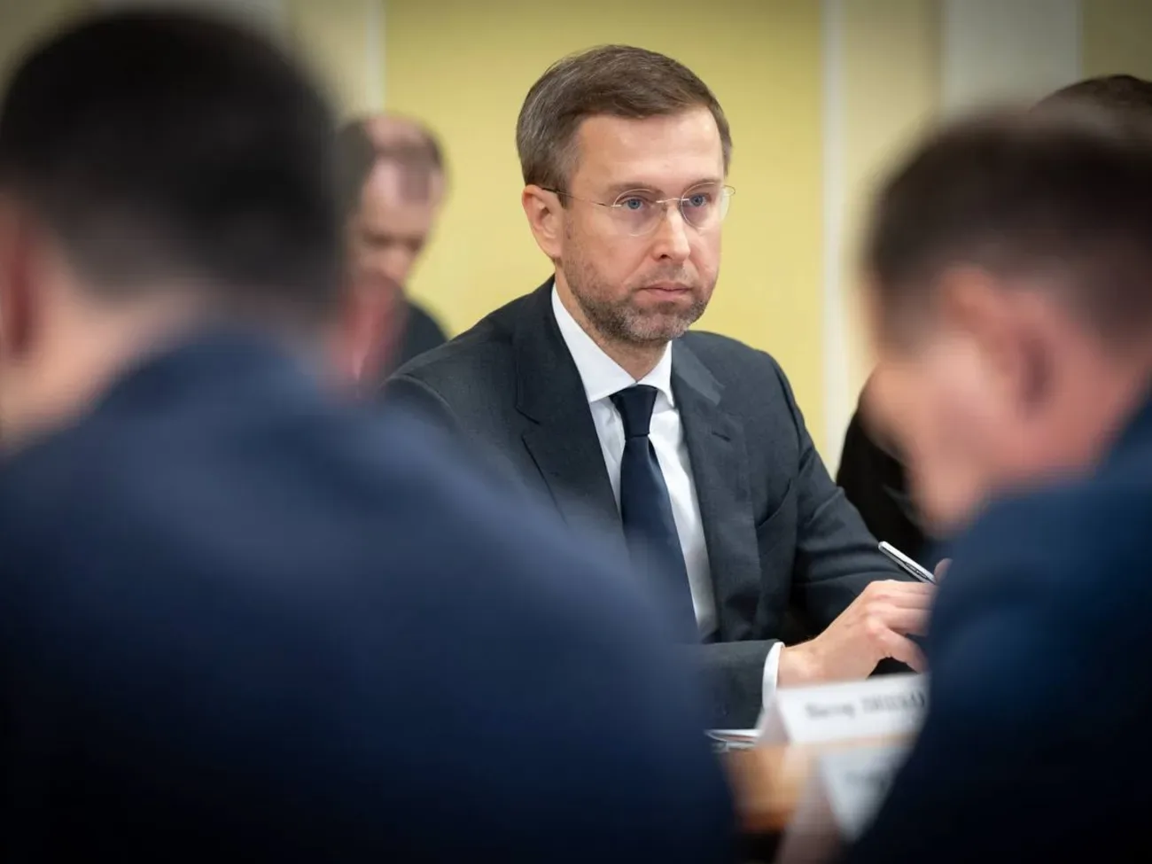 В Україні створили комісію з продажу Sense Bank та "Укргазбанку"