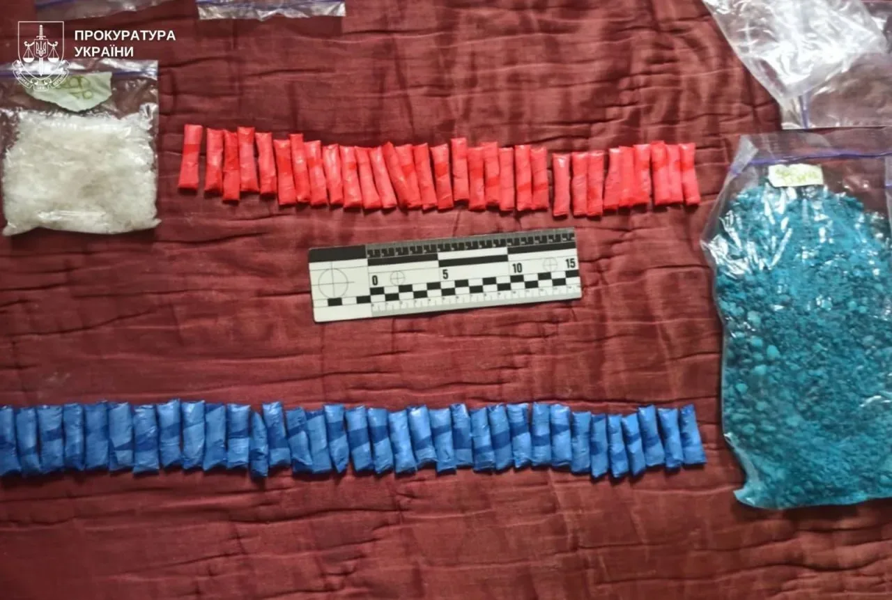 На Львівщині судитимуть чоловіка, у якого вилучили понад 1,2 кг наркотиків і психотропів