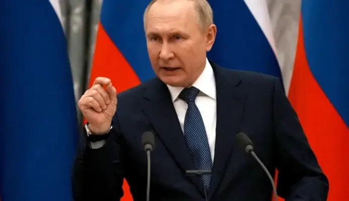 Путін: удари по НПЗ "не завдали значних збитків", однак РФ готує відповідь
