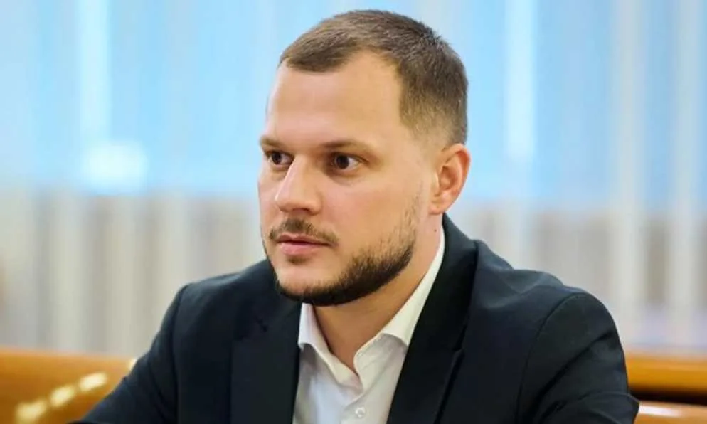 У Києві будують нові переправи через Дніпро: коли відкриють і чи допоможуть вони подолати транспортний колапс