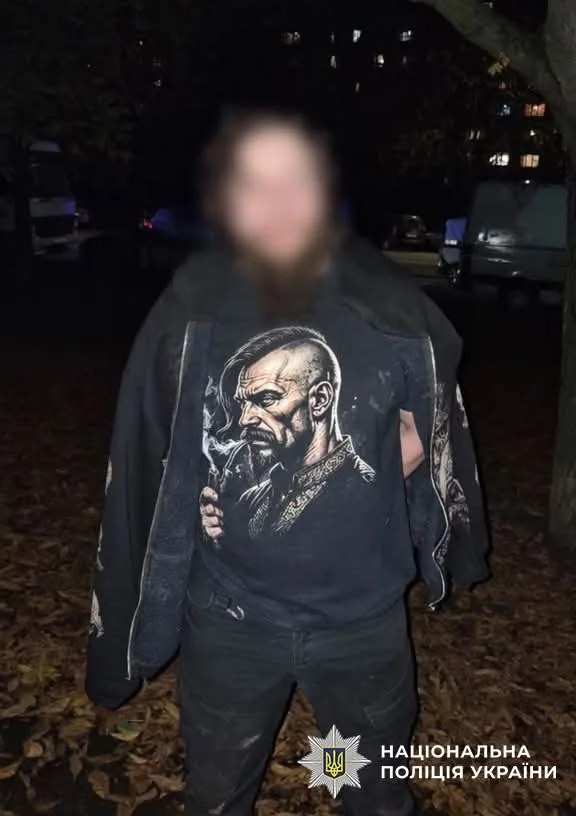У Києві чоловіку повідомили про підозру у вбивстві хлопця під час конфлікту Посадовцю ШЕУ Голосіївського району повідомили про підозру через переплату за тротуарну плитку на 1,3 млн гривень