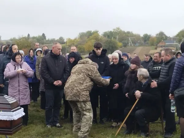На Волині провели в останню земну дорогу Героя Юрія Віценюка (фото)