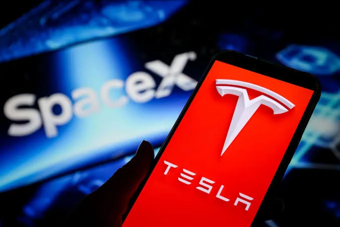 Возможное слияние Tesla и SpaceX объединит их резервы в 30 221 биткоин