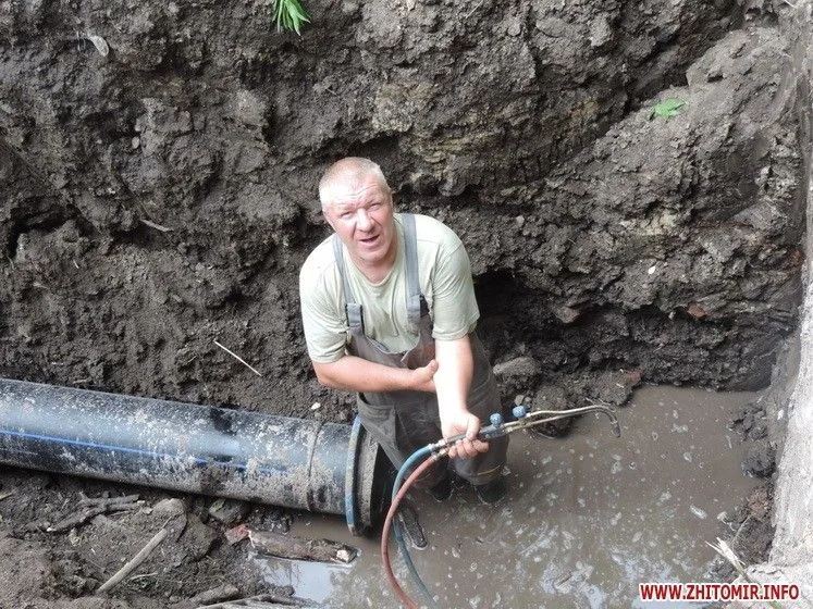 У Сумах аварійно відключено подачу води споживачам двома вулицями