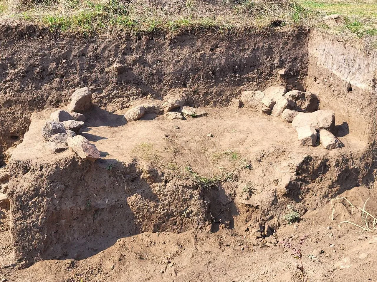 На Миколаївщині археологи розкопали доісторичний кромлех – він стане частиною колекції Південноукраїнського музею (ФОТО)