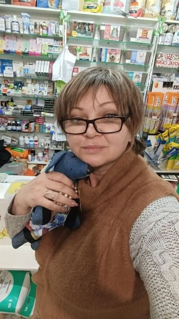 Лежанки та іграшки для домашніх улюбленців, які Алла шиє сама.