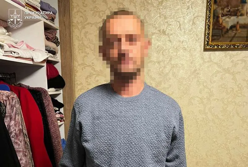 Чоловік у Львові напав з іграшковим пістолетом на алкомаркет