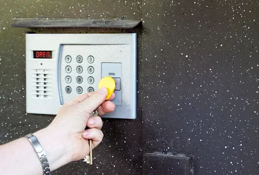 Оплата домофона за адресою: як знайти свою обслуговуючу компанію