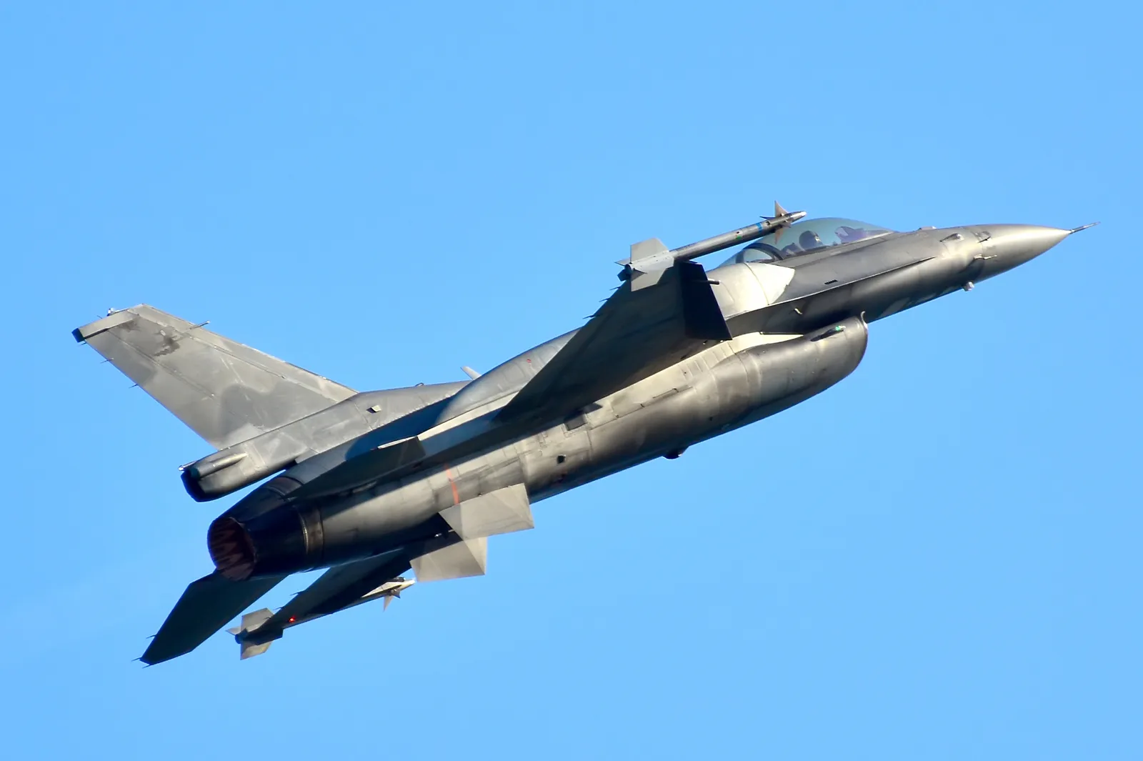 Україна хоче отримати десятки тисяч снарядів для F-16, щоб збивати реактивні дрони