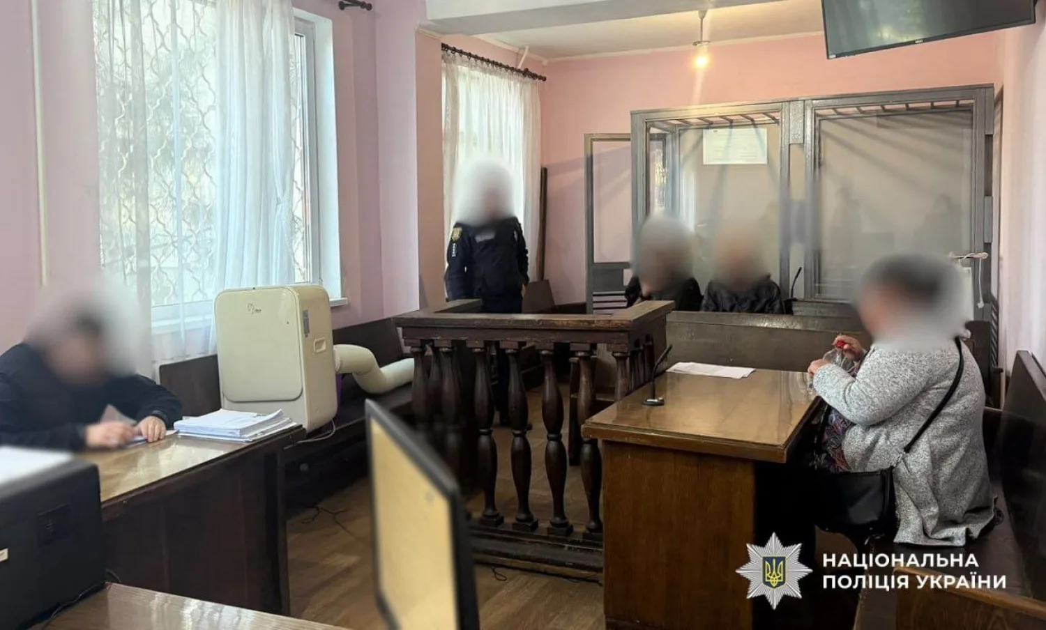 Избивала и сажала на гречку из-за диагноза: на Одесчине приемная мать подвергала пыткам 7-летнего мальчика (фото, видео)