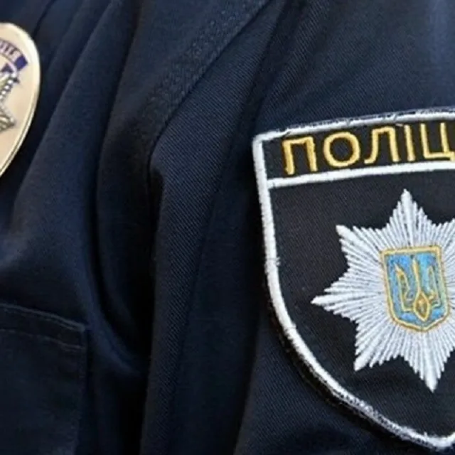 Tesla, квартира та будинки на мільйони: САП вимагає стягнути в дохід держави активи експоліцейського з Харківщини
