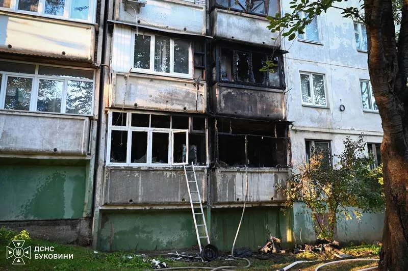 У Чернівцях виникла пожежа у квартирі багатоповерхівки