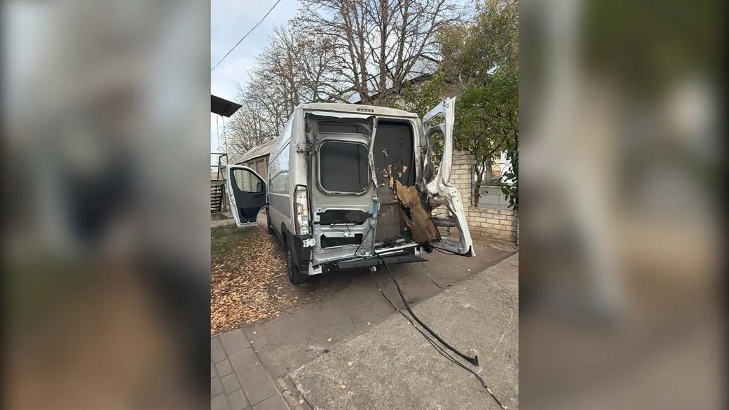 FPV-дрон уразив евакуаційний автомобіль у Слов’янську: двоє цивільних поранені