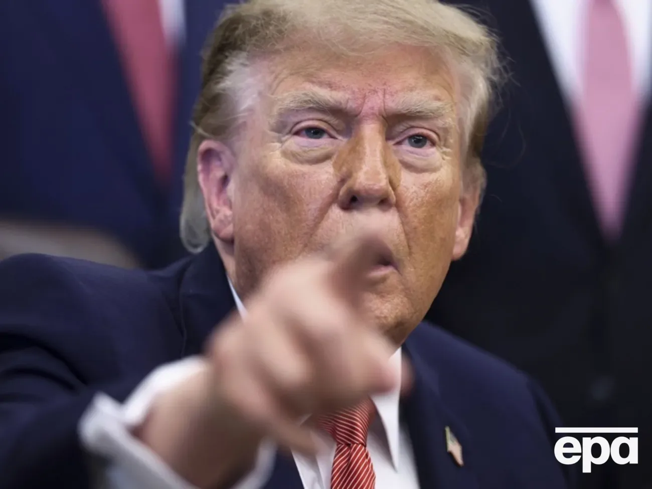 Трамп заявив, що кінець війни в Україні "ближче, ніж будь-коли". У Києві та інших містах пролунали вибухи