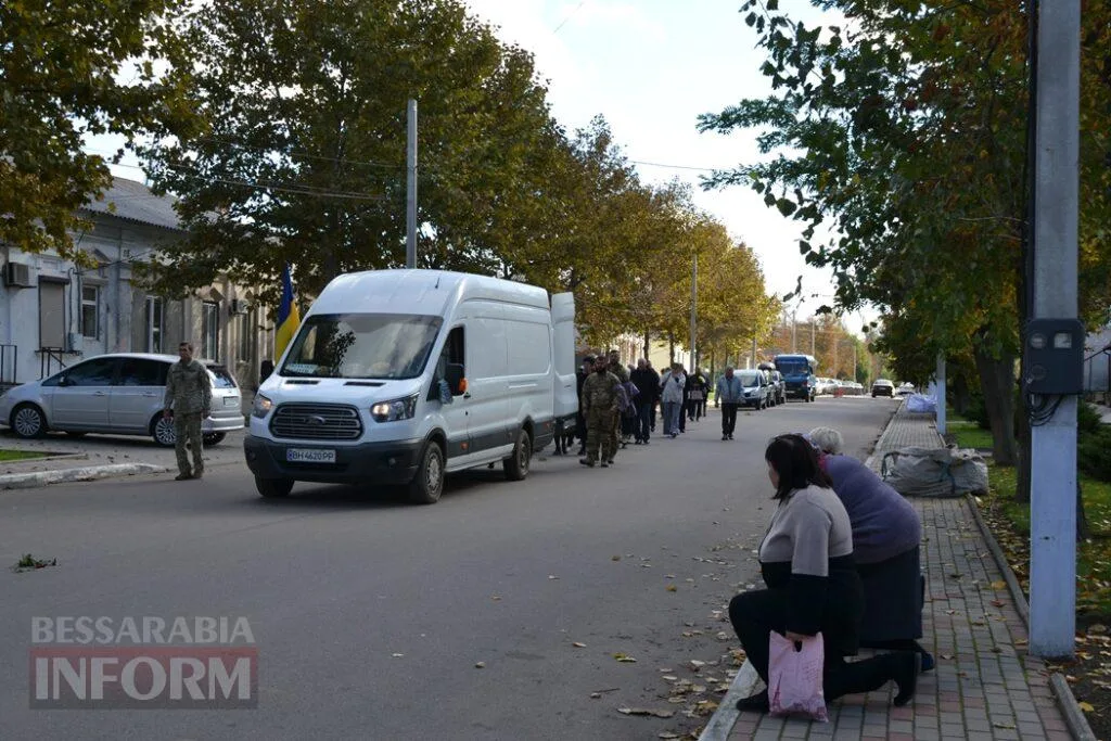 Кілія схилила коліно перед загиблим на Миколаївщині командиром безпілотних авіакомплексів Павлом Каранягою