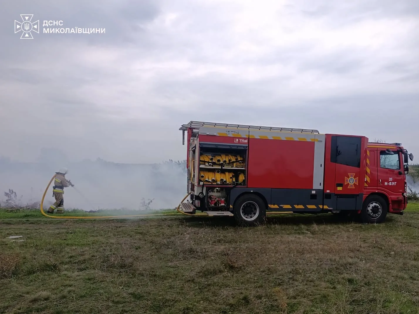 Одна з чотирьох пожеж на Миколаївщині за минулу добу спалахнула через російську атаку