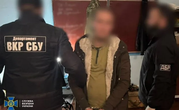 77 номерів і 18 смартфонів: у ЗСУ викрили російського агента
