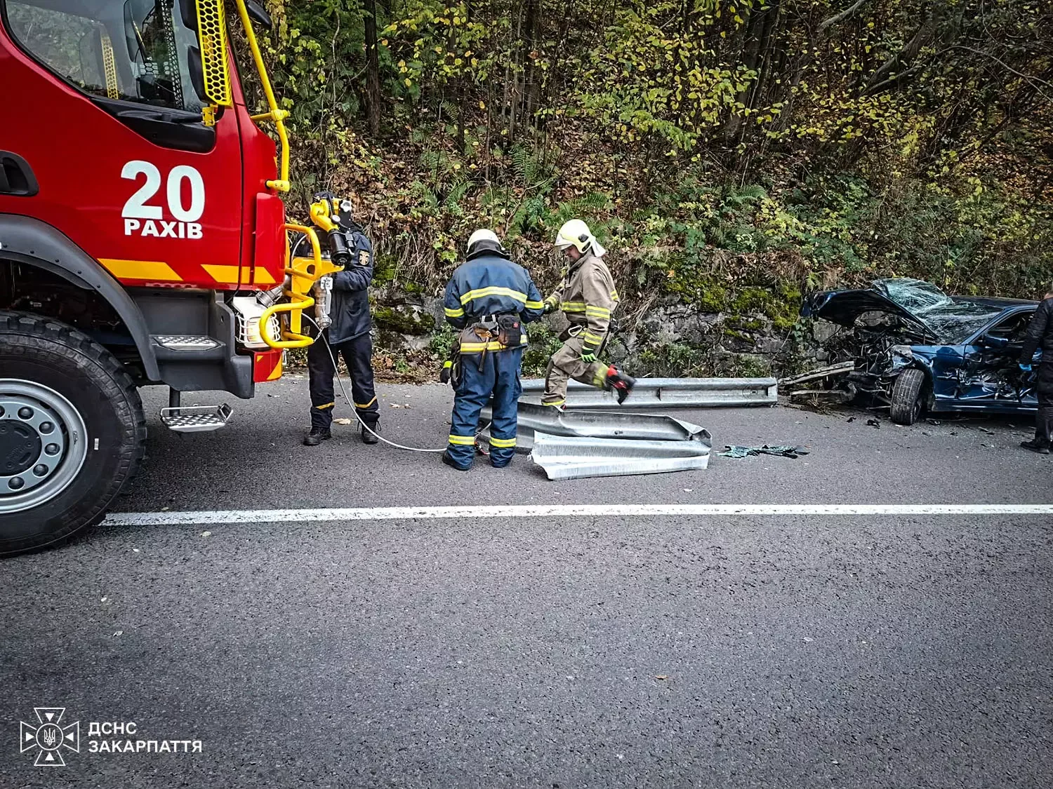 Загиблого внаслідок ДТП пасажира деблокували рахівські рятувальники
