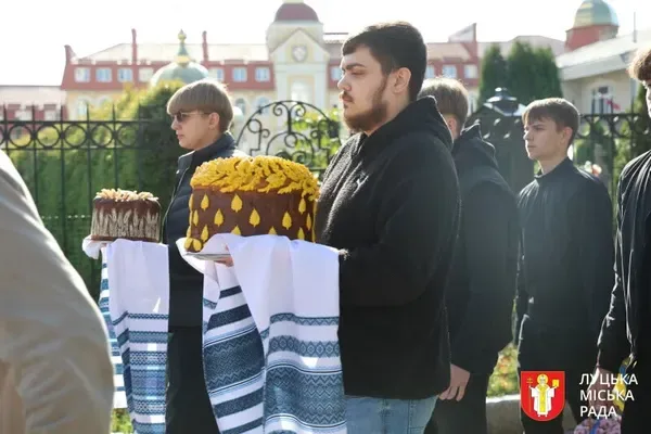 Покинув університет, аби захищати Україну: у Луцьку попрощалися з 19-річним Денисом Бойченком (фото)