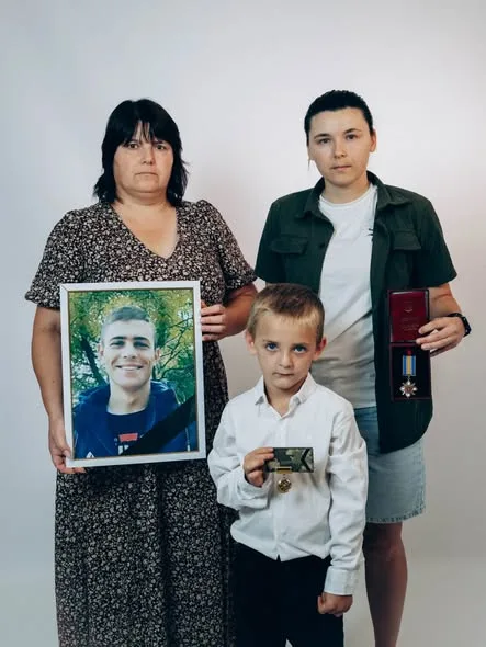 Історії 15 Героїв з Кілії стануть основою фотовиставки: завершено перші зйомки меморіального проєкту “Імена, які живуть”