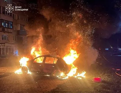 Рятувальники ДСНС ліквідували наслідки атаки російського ФПВ в обласному центрі