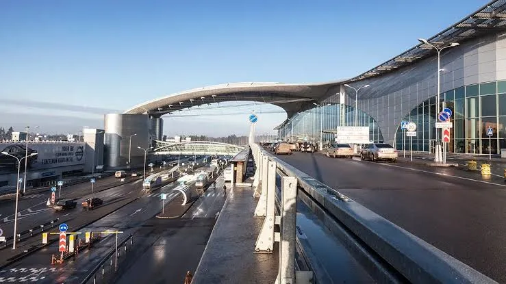 Москва больше не летает: что произошло с работой аэропортов после атаки дронов