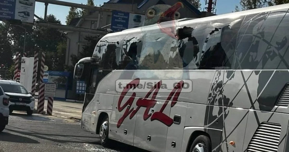 Біля Паланки снаряд рикошетом влучив у рейсовий автобус
